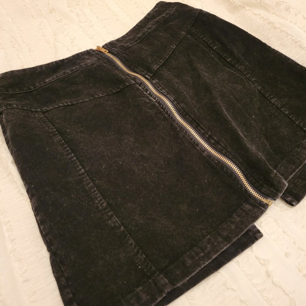 Wild Honey Corduroy Zip Up Mini Skirt - Black Size Medium